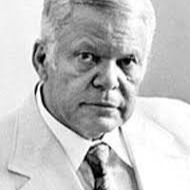 يوسف السباعي